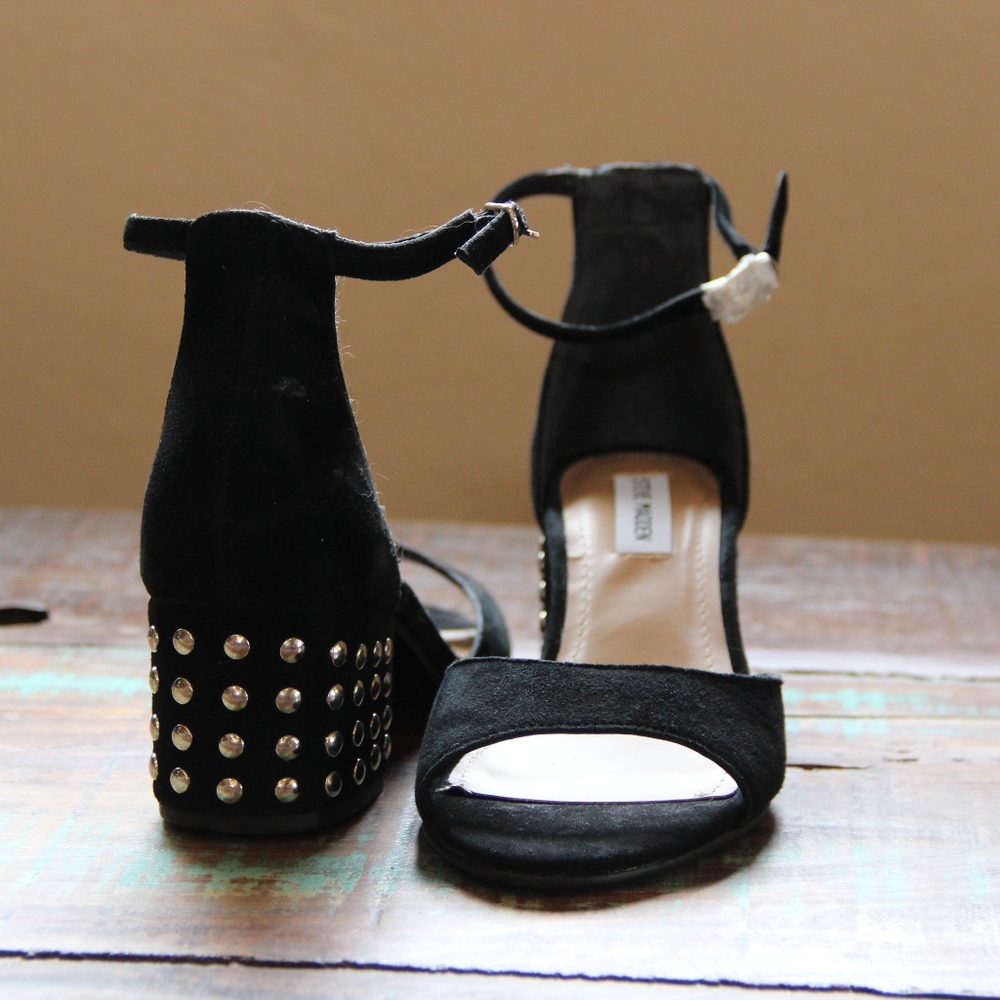 Steve Madden Studded Sandels